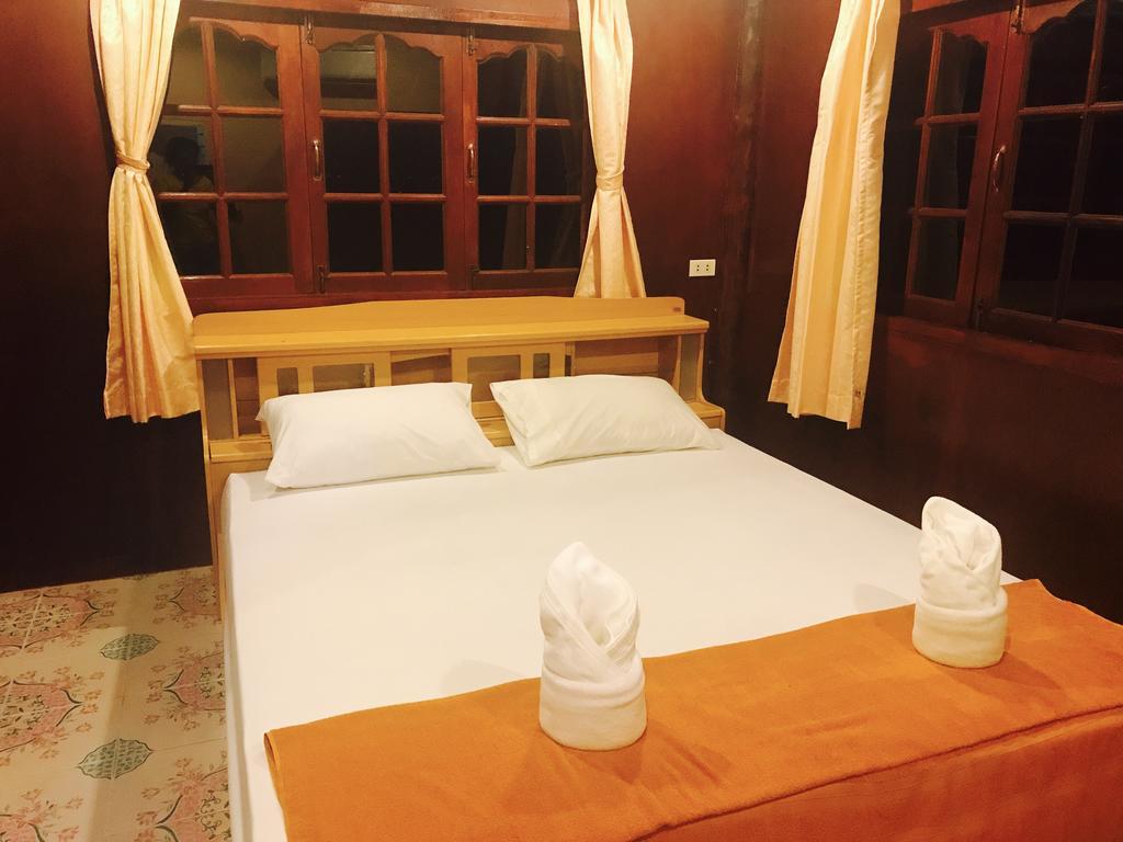 Sunyo Garden Guesthouse Baan Tai Exterior photo